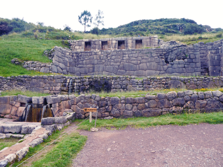 Sacred valley tambomachay inca ruins