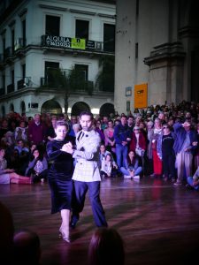 Stefania Colina and Juan Martín Carrara dancing tango at the Montevideo Tango Festival